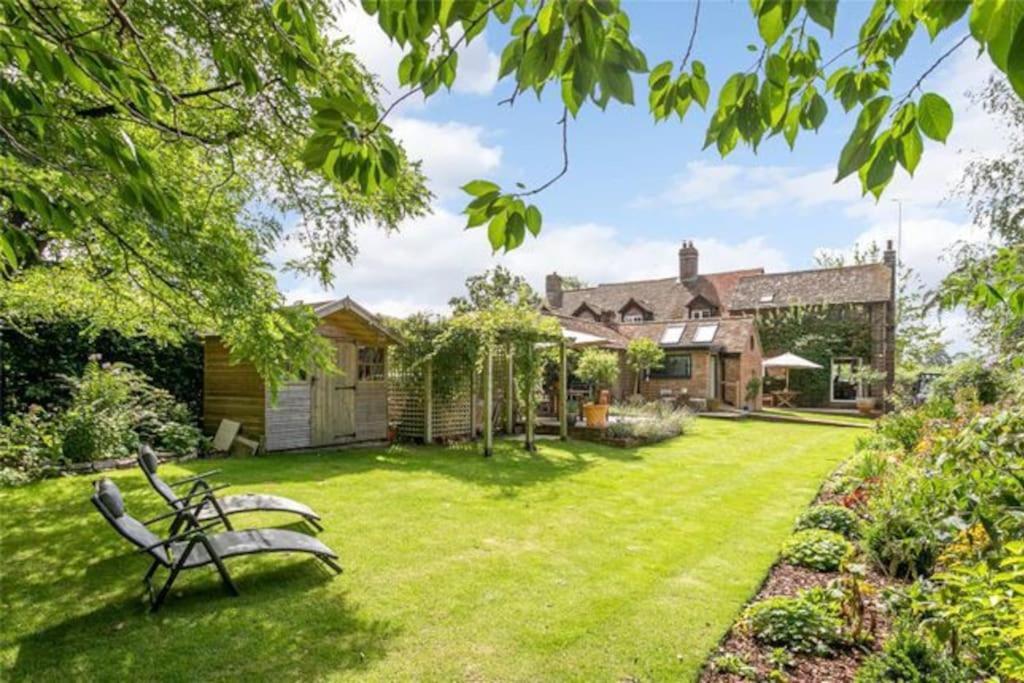 No 2 Close To Wakehurst And Kew Seed Bank Ardingly Exterior photo